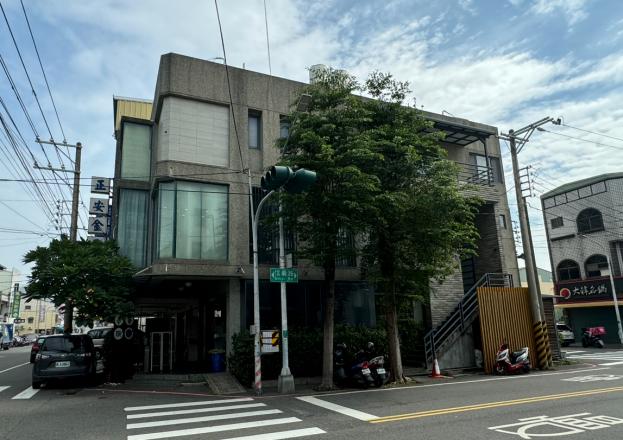 善化南科生活圈中山路三角窗金店面，在地經營20年老店