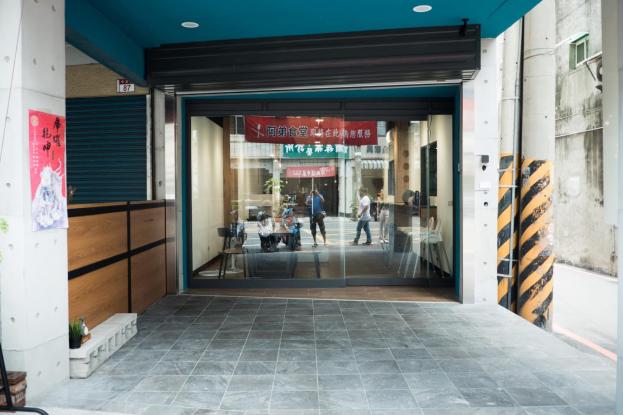 【員林中正路黃金店面頂讓】丼飯便當