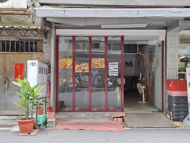 yes頂尖!創業頂讓 麗山街靠內湖科技園區小吃店 金額：35萬 / 元 台北市內湖區