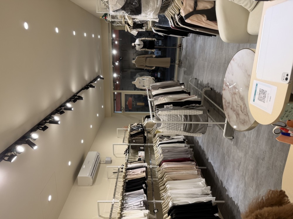     女裝店整店頂讓｜設備＋裝潢一次接手