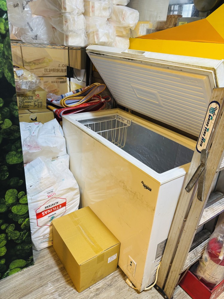 新店黃金地段餐飲店頂讓｜近商辦+住宅穩定客運｜接手即營