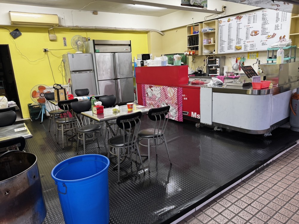 社區內早餐店頂讓，客源穩定。