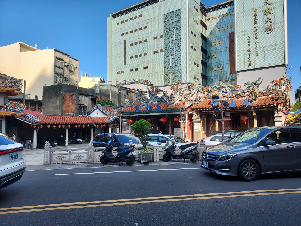 整棟裝潢很美的古建築，如果需要可技術教授