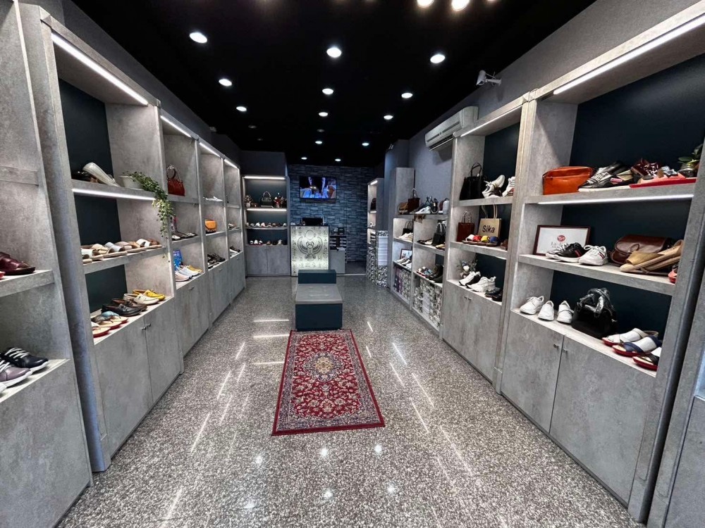 高雄精品店全套訂製展示櫃｜含LED展示燈｜整批出售含冷氣