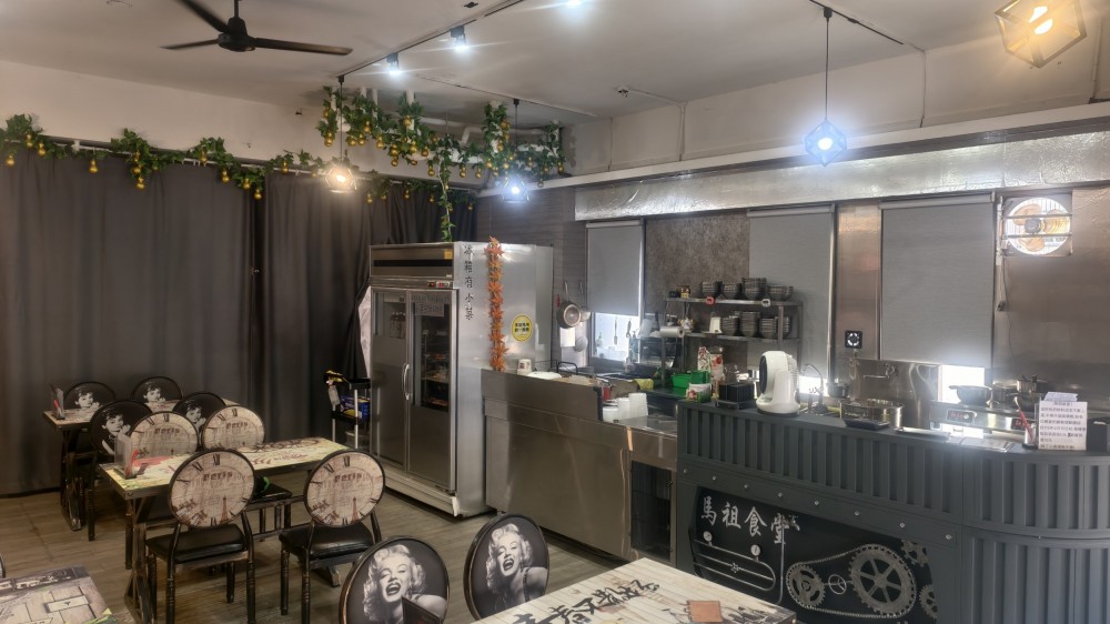近A8長庚醫院,華亚科學園區,两个學校很多安親班,住宅區