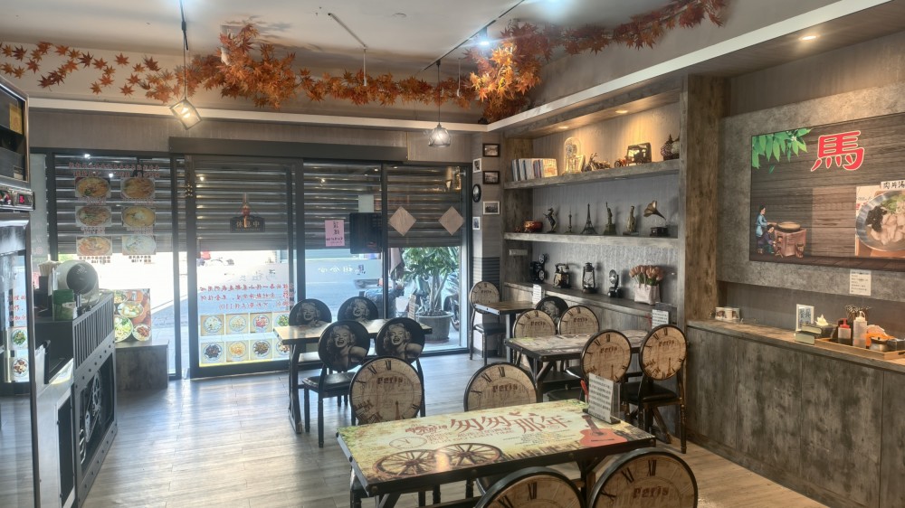 近A8長庚醫院,華亚科學園區,两个學校很多安親班,住宅區