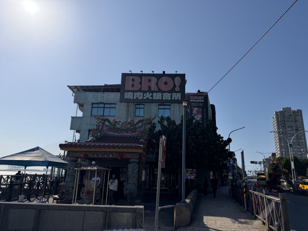 淡水海景第一排｜淡江大橋視角｜餐廳整店頂